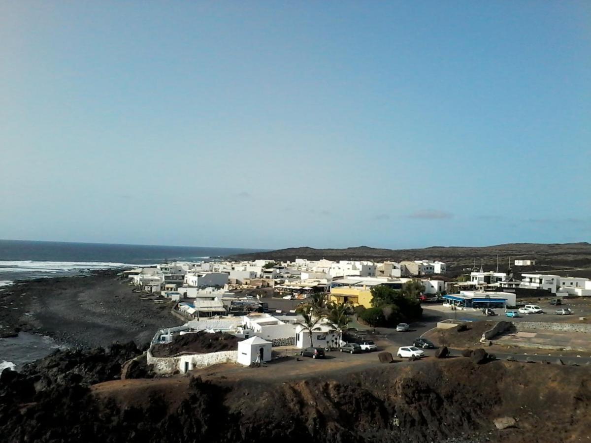 فيلا Cozy House In El Golfo + Terrace المظهر الخارجي الصورة